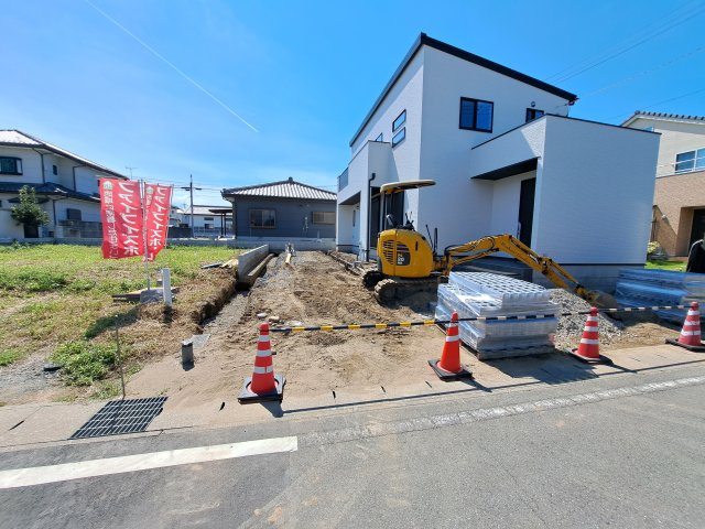 新築　前橋市駒形町　1号棟の駐車場|現地写真　駐車スペースは建物東側に並列2台分可能です！