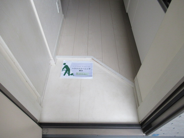 リヴァブル瑞穂通の玄関
