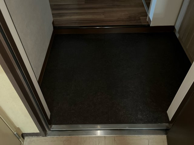 サンハイツ白鷺の玄関