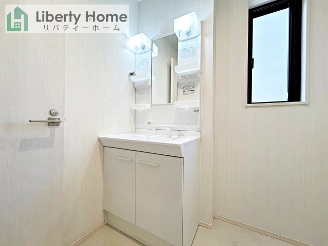 水戸市鯉淵町　中古戸建の独立洗面台