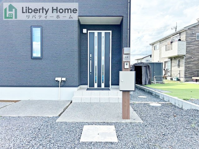 水戸市鯉淵町　中古戸建のエントランス