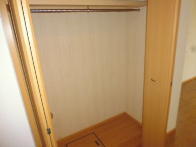 倉敷市福田町古新田のアパートの収納|クローゼット
