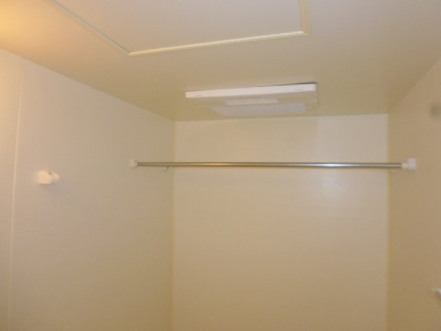 倉敷市福田町古新田のアパートの浴室|浴室乾燥機