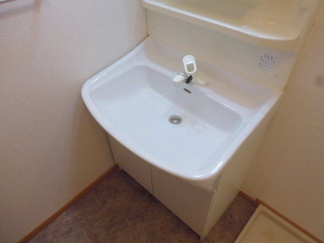 倉敷市福田町古新田のアパートの独立洗面台