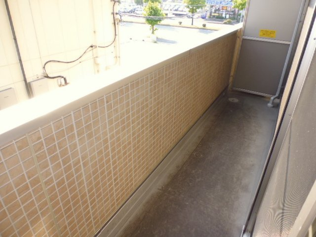 倉敷市連島２丁目のアパートのバルコニー