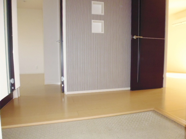 倉敷市連島２丁目のアパートの玄関