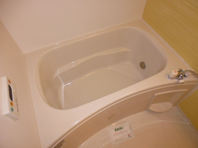 倉敷市東塚３丁目のアパートの浴室|追い焚きバス