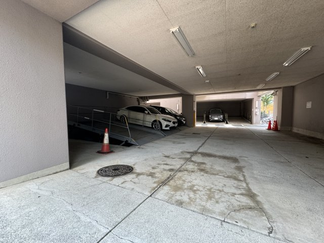 ガーデンホーム笹塚の駐車場