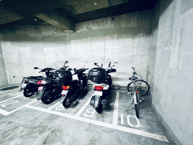 東京アインスリバーサイドタワーのその他共用部分|バイク置き場（地下2階）