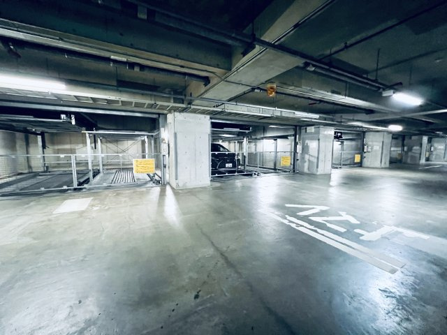 東京アインスリバーサイドタワーのその他共用部分|駐車場（地下2階）