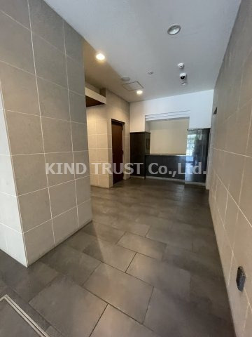 レジュールアッシュ梅田イーストのロビー|清潔なロビーです