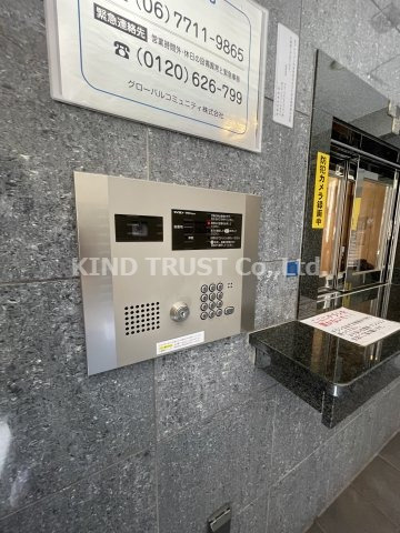 レジュールアッシュ梅田イーストのエントランス|落ち着いたエントランスです