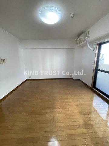 ラ・フォーレ東天満の居間・リビング|使いやすい居間です