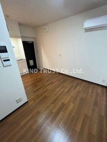 長柄エンビィハイツの居間・リビング|おしゃれな居間です