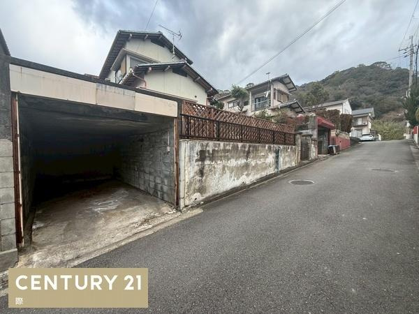 和歌山市直川　中古戸建の前面道路含む現地写真