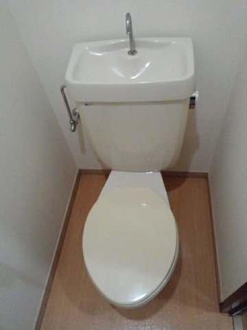 シティハイツのトイレ|落ち着いた色調のトイレです
