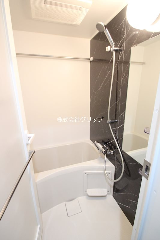 Le'a横濱コアフォートの浴室