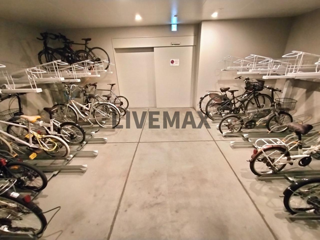 【駐車場】