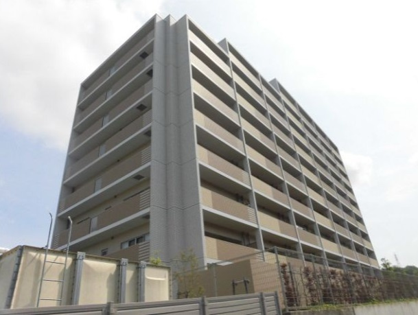 ロイヤルガーデン城西公園の外観