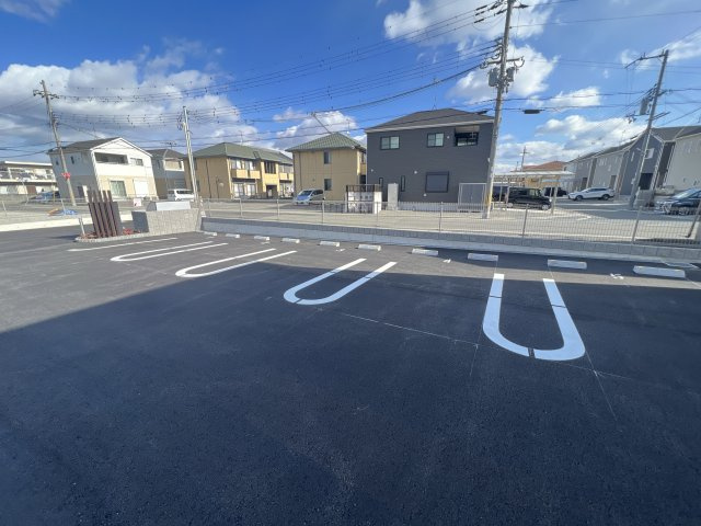 シェリール興浜の駐車場