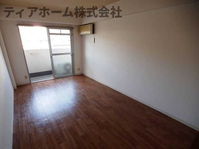 五條市住川町の賃貸マンションの洋室