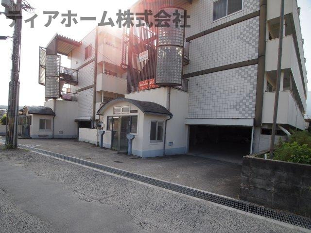 五條市住川町の賃貸マンションのエントランス