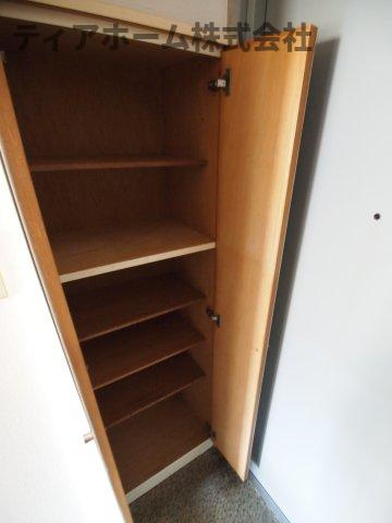 五條市住川町の賃貸マンションの収納|シューズボックス