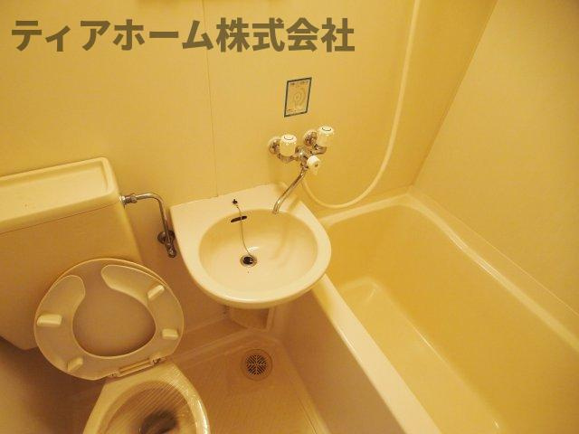 五條市住川町の賃貸マンションの独立洗面台|朝の身支度には欠かせない独立洗面化粧台
