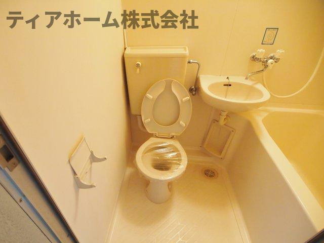 五條市住川町の賃貸マンションのトイレ|ゆったりとした空間のトイレです