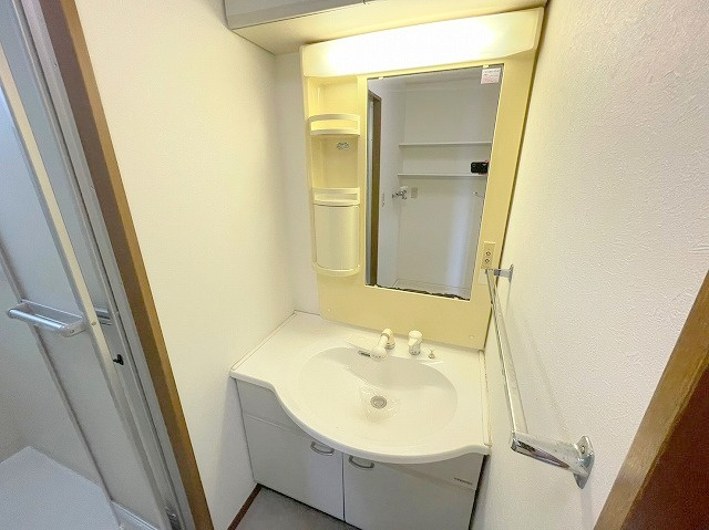 淀川ハイライフマンションの独立洗面台