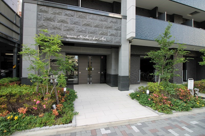 【エントランス】プレサンス広小路通　葵