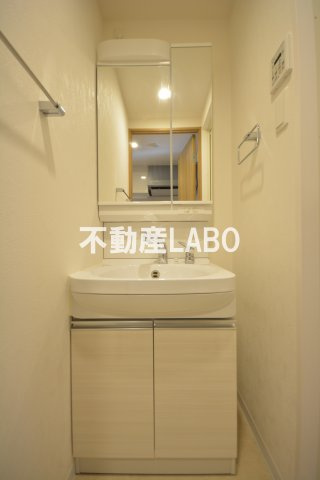 フォーリアライズ阿波座WESTの洗面所