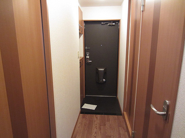 コンフォール山法師の玄関|落ち着いた玄関です