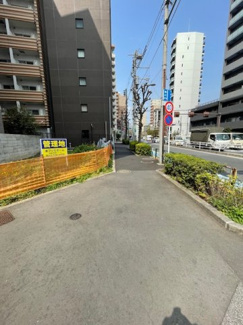 【前面道路含む現地写真】