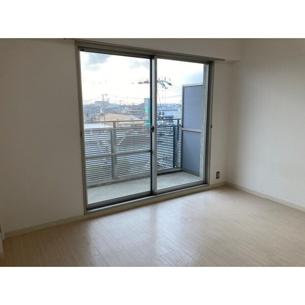 シャルル泉大津の居間・リビング|リビングです