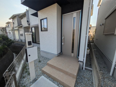 【エントランス】 | 明石市魚住町金ヶ崎戸建て