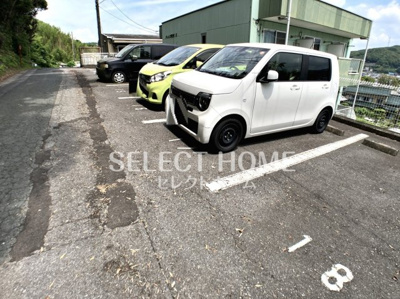 【駐車場】 | ジュネス御堂坂　Ｂ棟 | 駐車場完備です