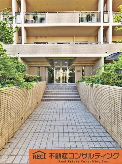 メゾン六甲篠原のエントランス|六甲小学校徒歩3分