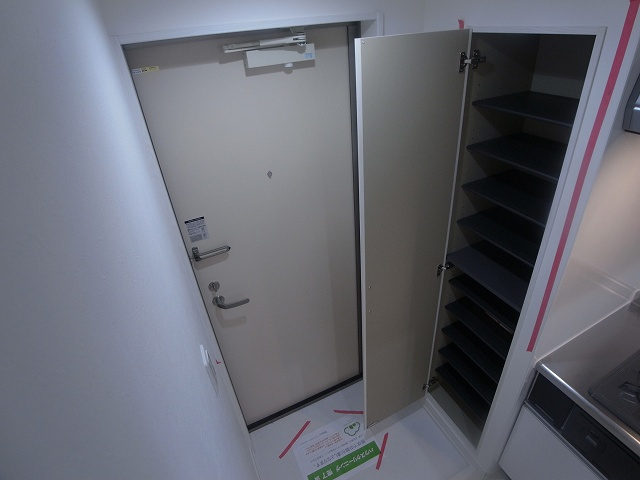 神戸市長田区野田町７丁目のアパートの玄関|シューズボックス付き