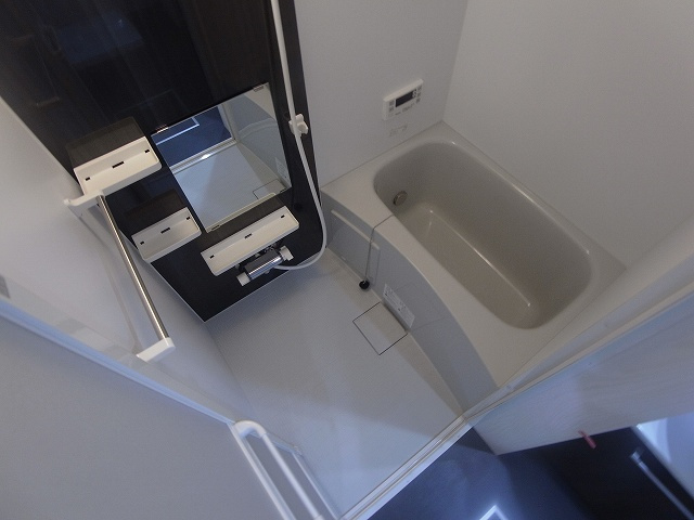 神戸市長田区野田町７丁目のアパートの浴室|追い焚き機能付き