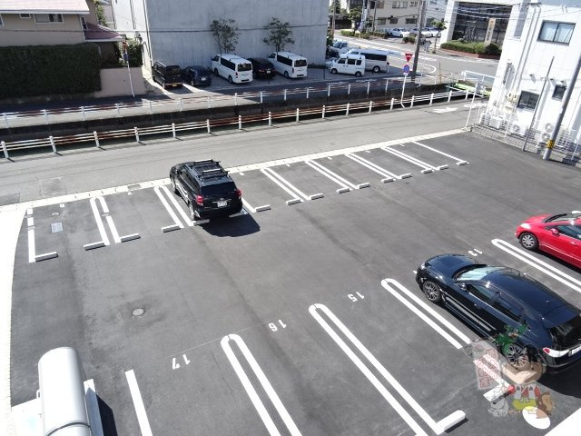 フィロスⅡの駐車場