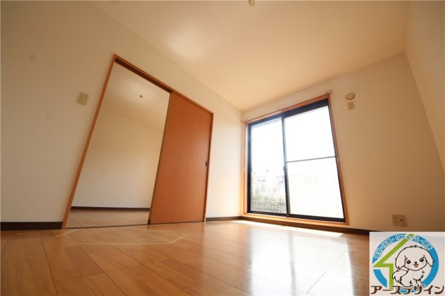 プリミエール一色Ⅱの洋室