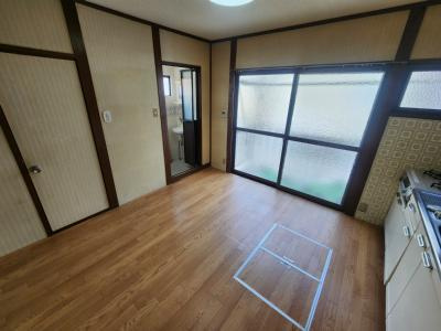 坊門町貸家の居間・リビング