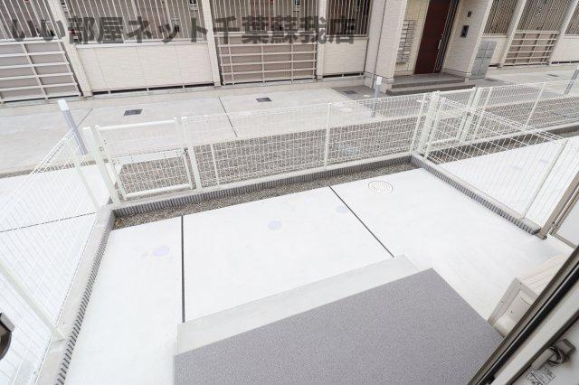 コンフォール古市場 ANNEXのバルコニー|専用庭