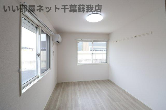 コンフォール古市場 ANNEXの洋室|落ち着いた色調の洋室です