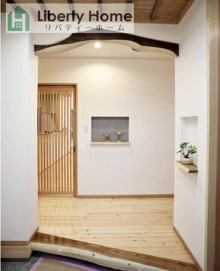 日立市田尻町2丁目　中古戸建の玄関