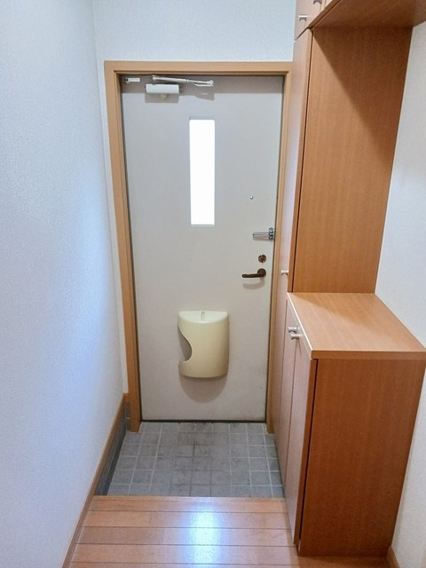 ファースト　デューⅤの玄関