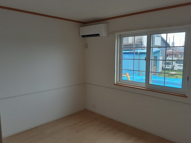 メゾンラルジュBの洋室