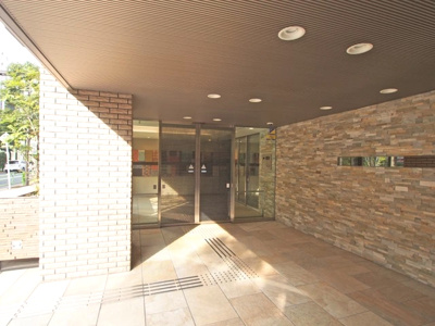 【エントランス】 | オーベル明石町レジデンス　3階　新　規　リ　ノベーション