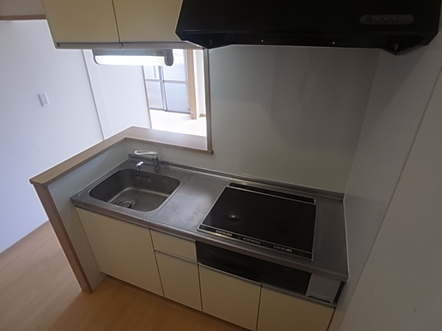 神戸市兵庫区石井町３丁目のアパートのキッチン|システムキッチン（IH3口）